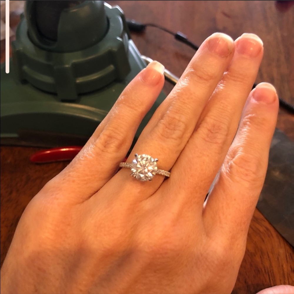 1.5ct D, VVS1 Brilliant Round Moissanite Pave - Picture 2 of 9